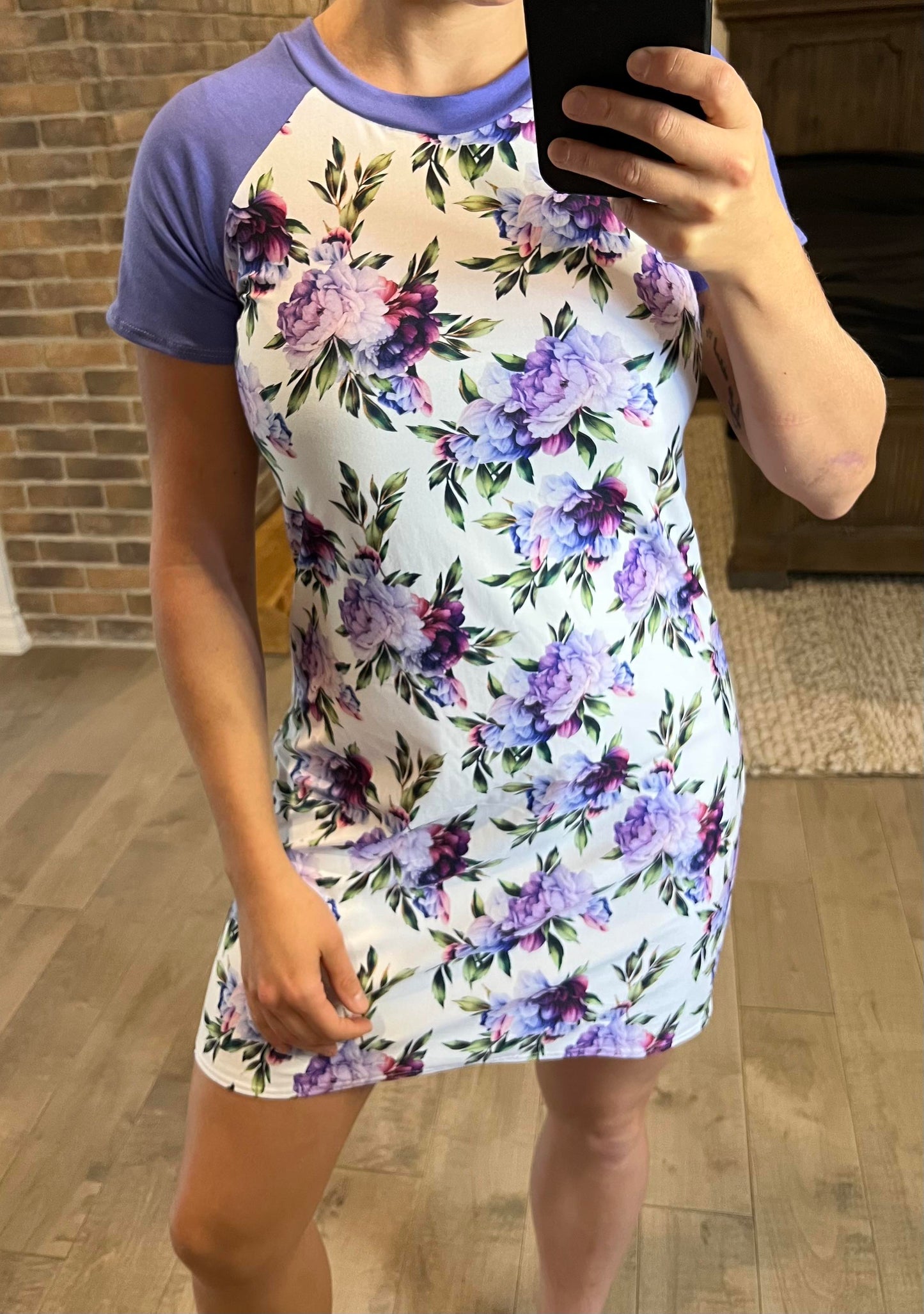 Robe t shirt mauve et fleuri - Maman louve création