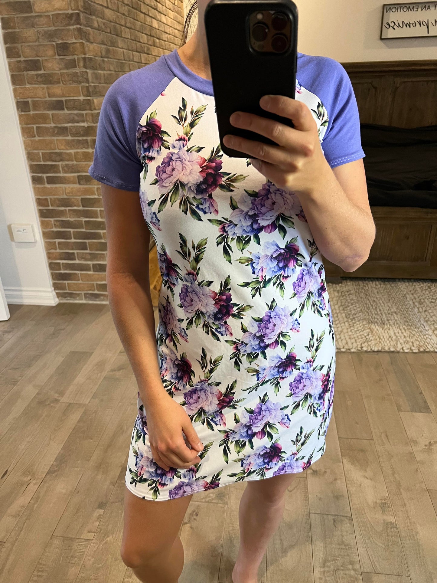 Robe t shirt mauve et fleuri - Maman louve création