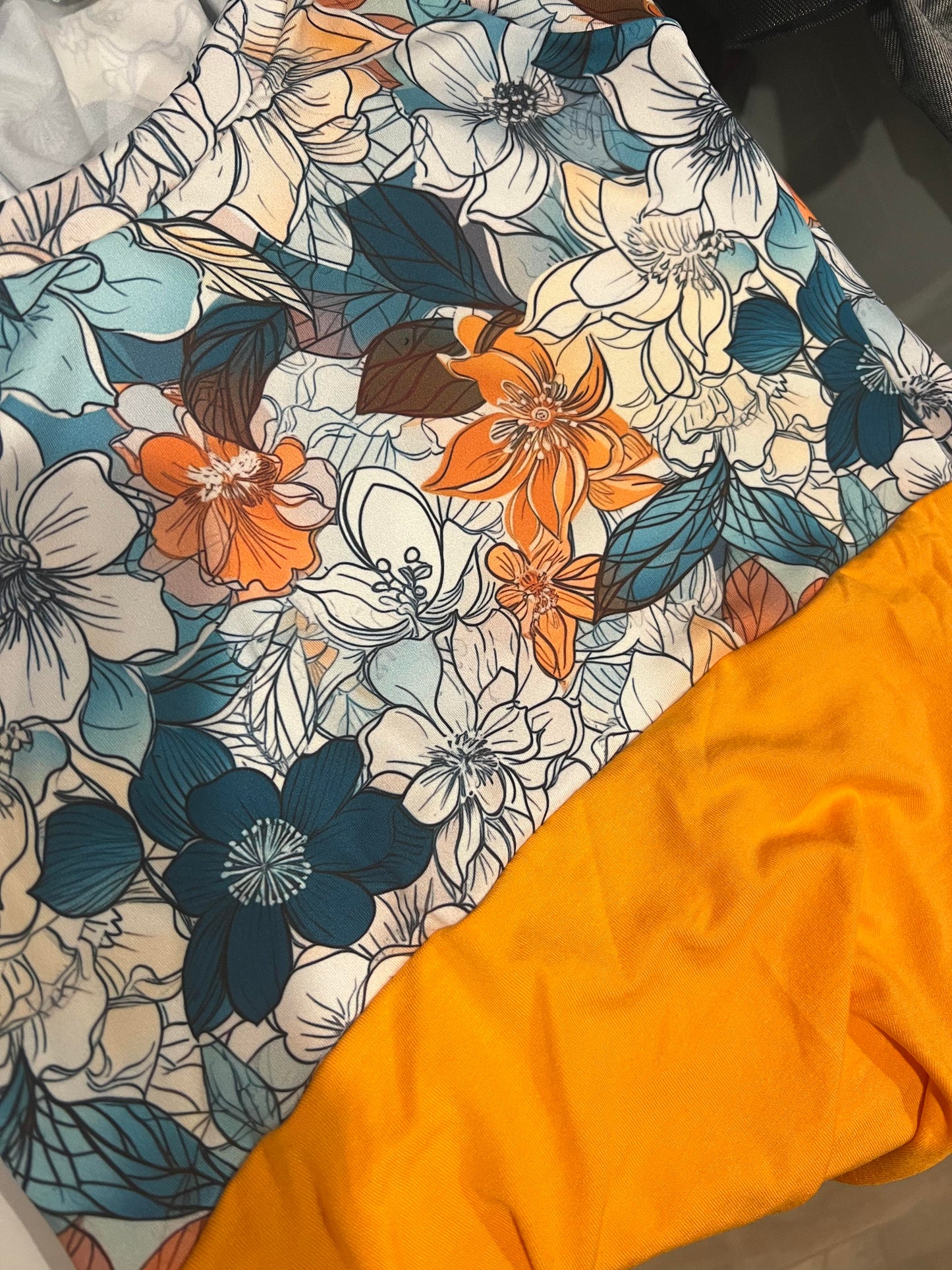 camisole longueur robe jaune flash et nouveau fleurs bleu - Maman louve création