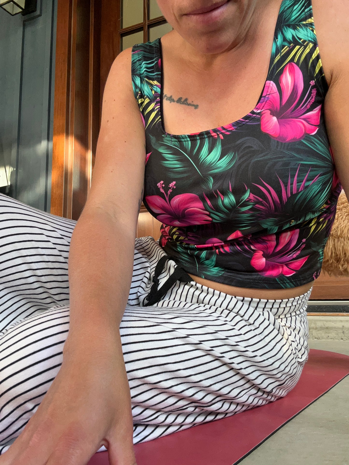 cami crop hibiscus