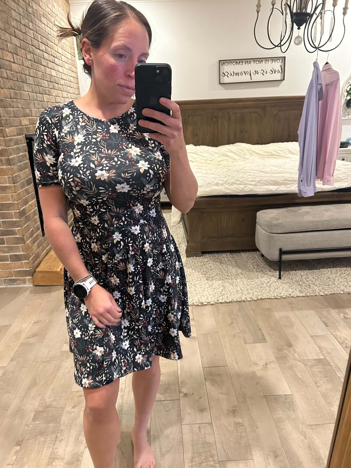 Robe qui tourne fleuri noir