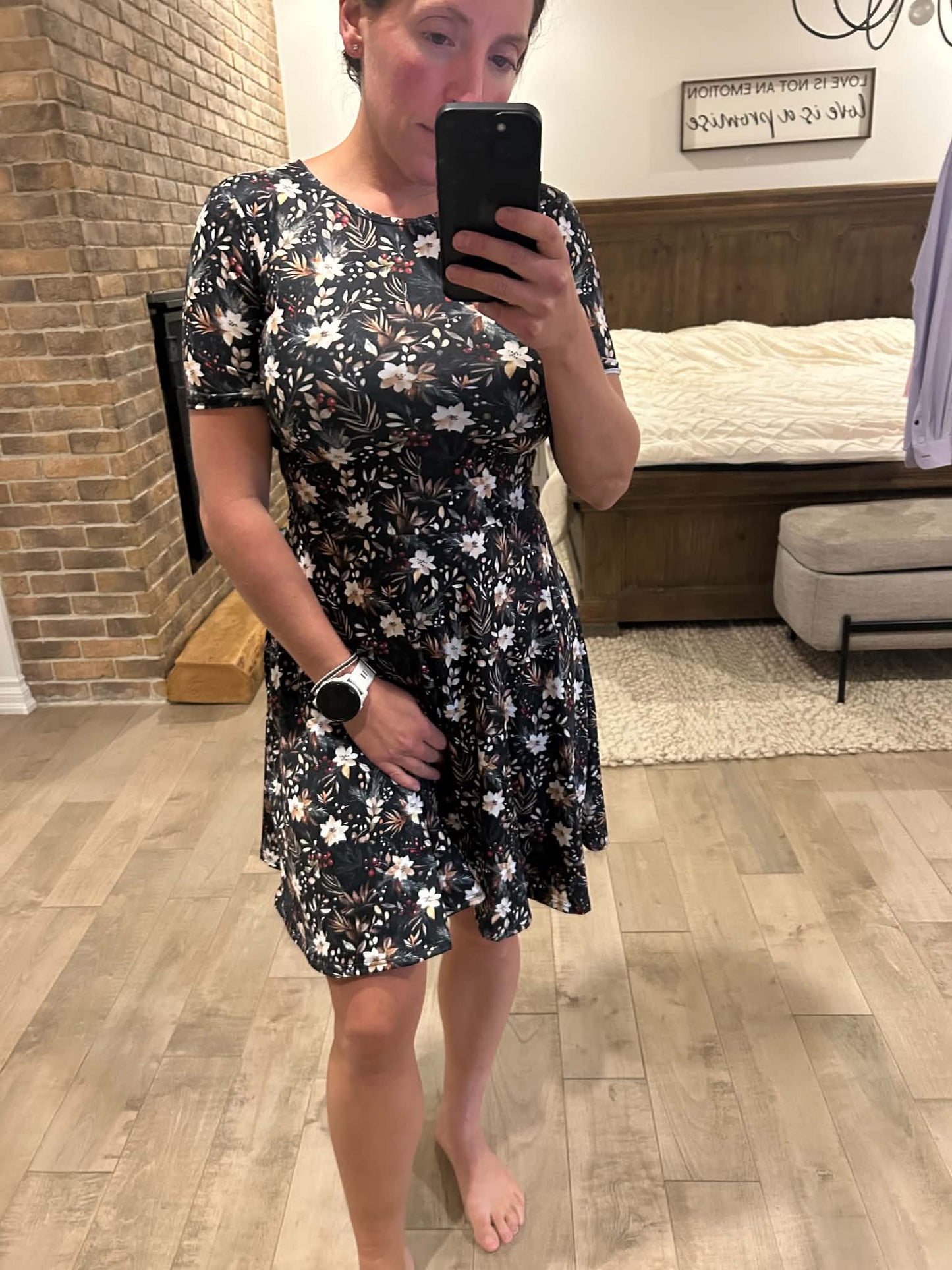 Robe qui tourne fleuri noir