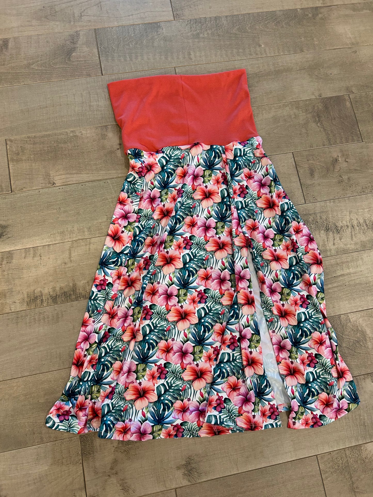 Camisole tube avec fente à la jupe