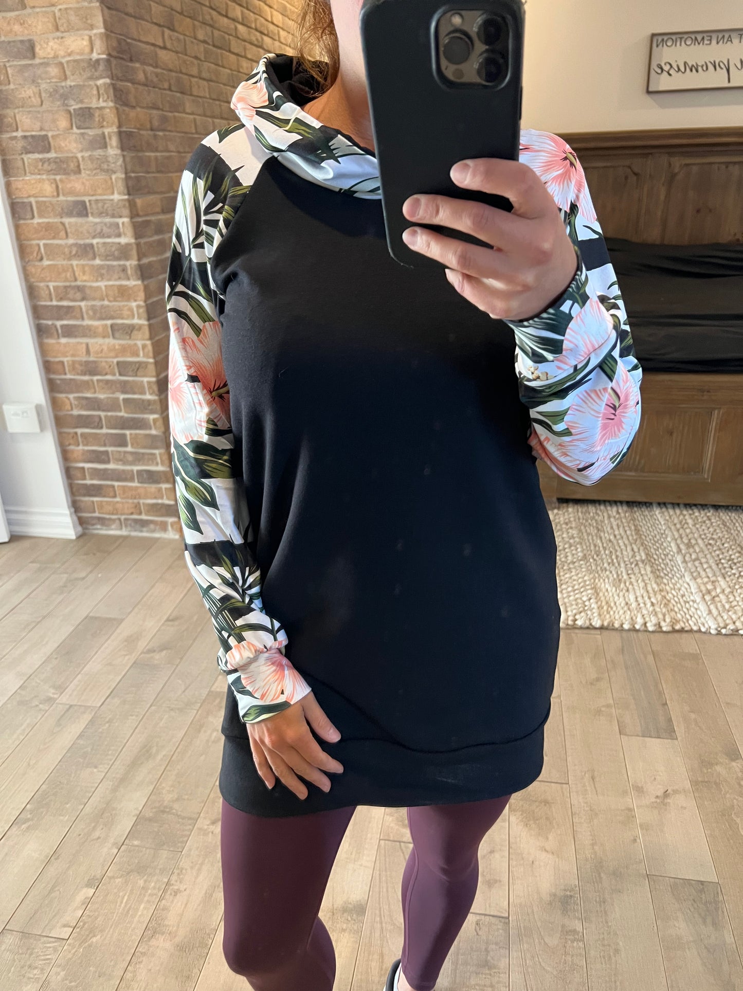 longueur TUNIQUE hoodie capuchon hibiscus et noir