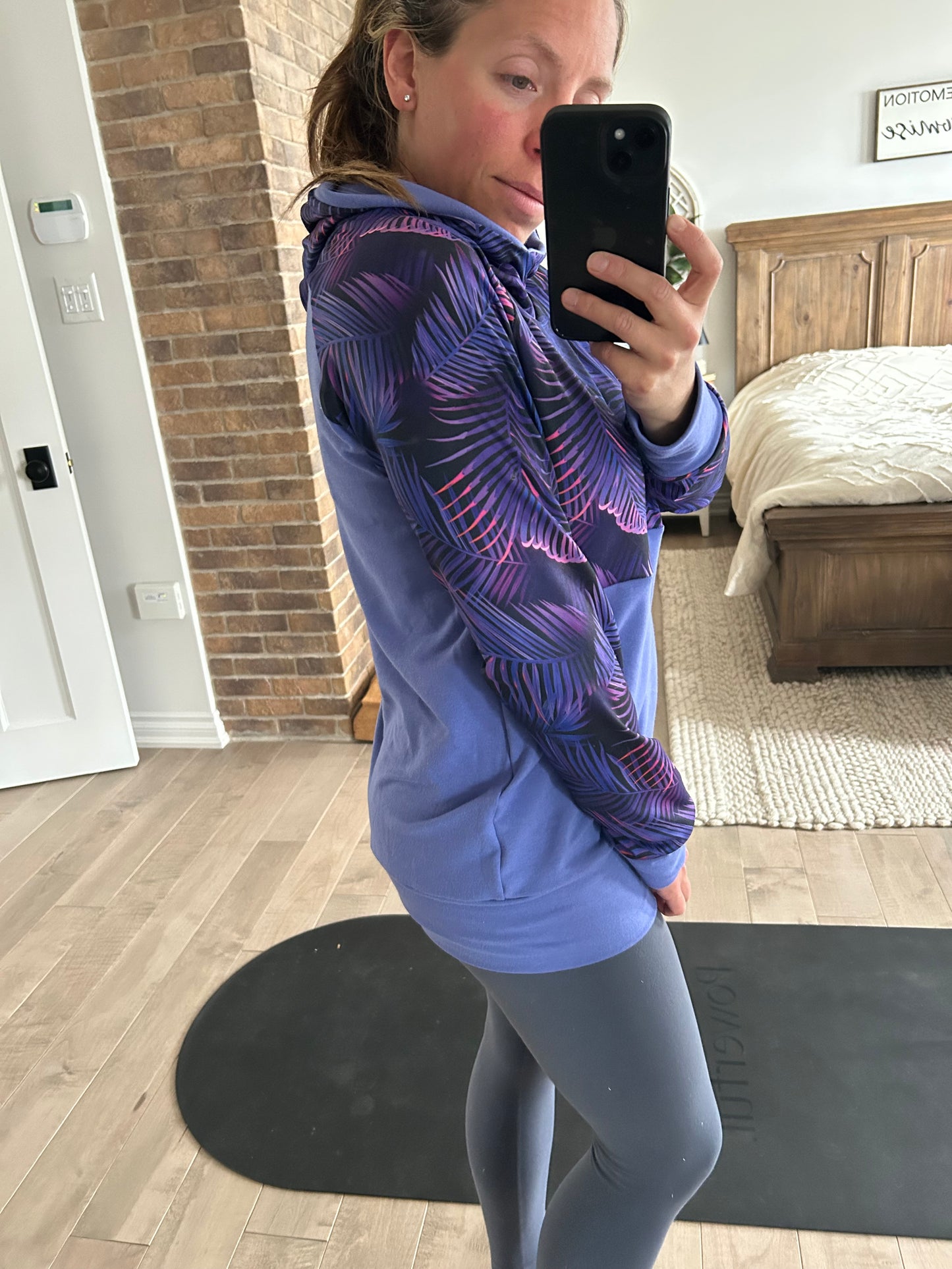 tunique mauve et feuillage