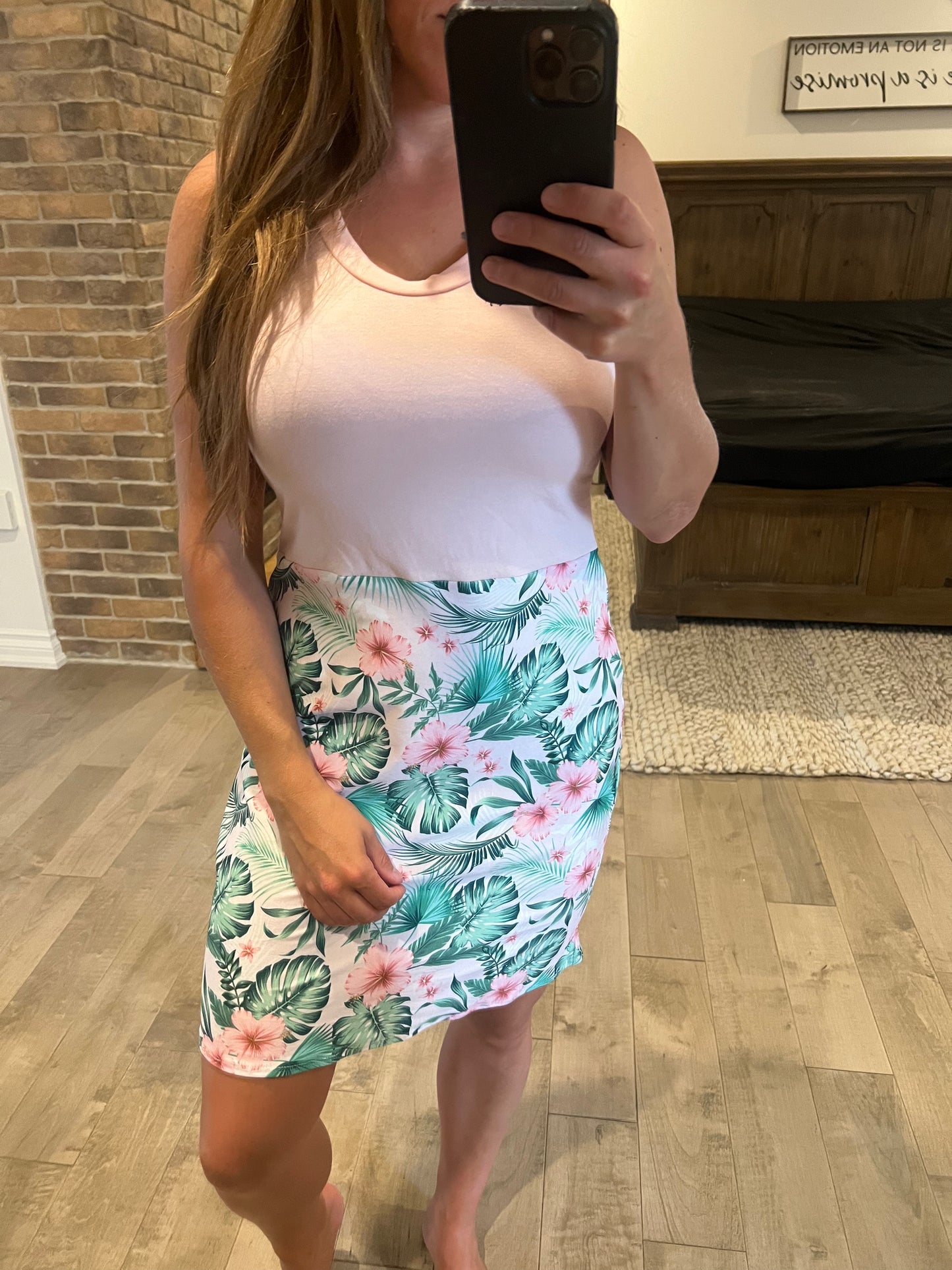 camisole haut rosé et bas été feuillage