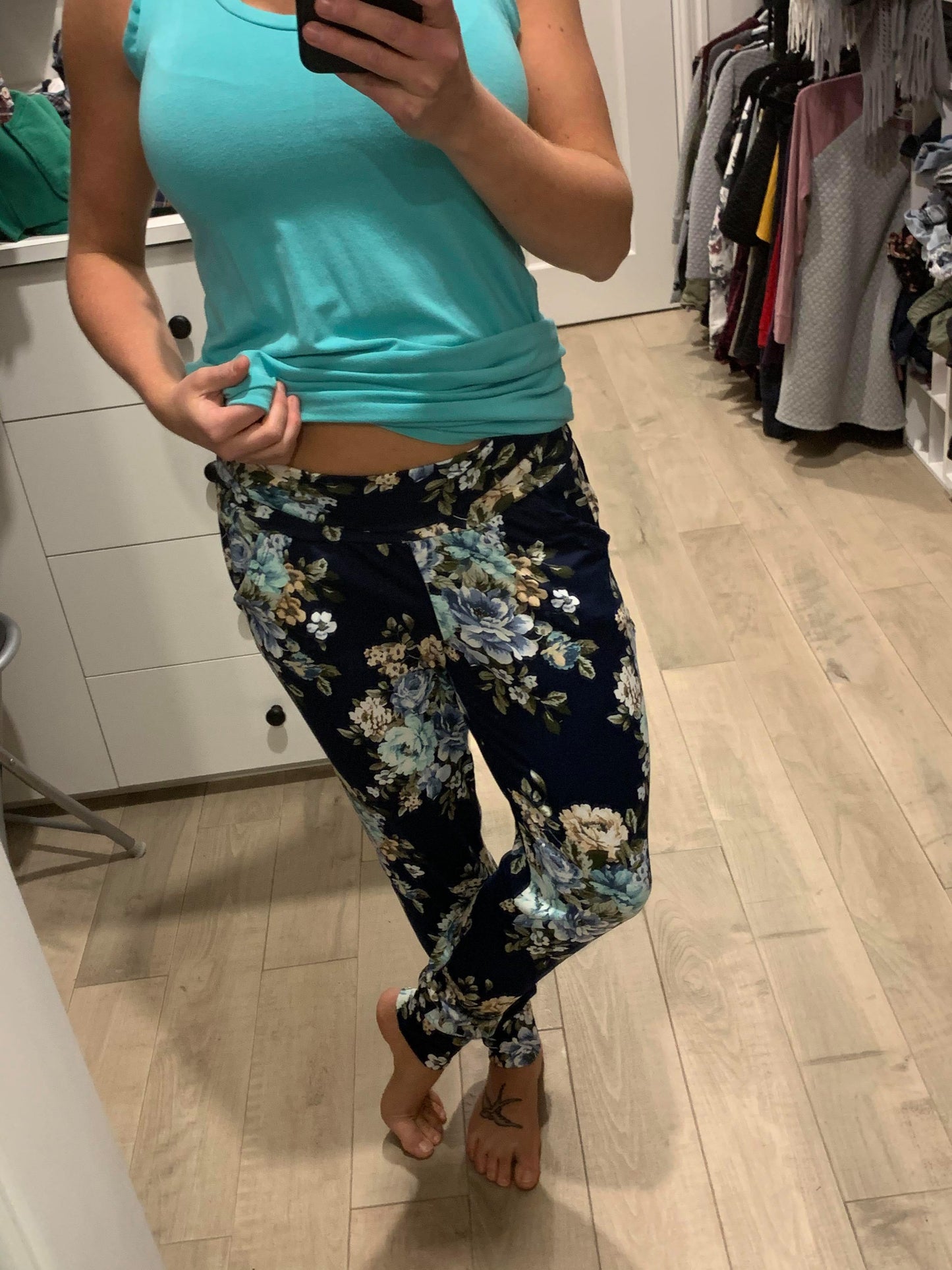 jogging fleuri marine et fleurs bleu - Maman louve création