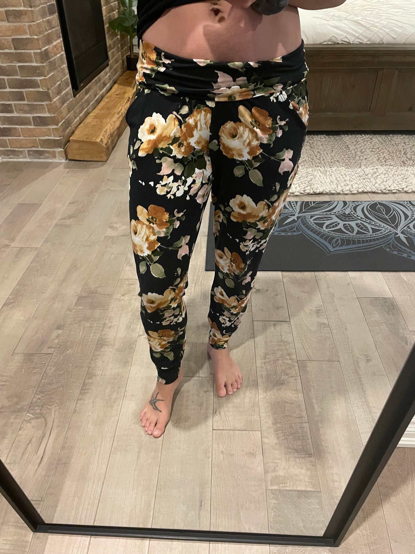 jogging fleuri caramel - Maman louve création